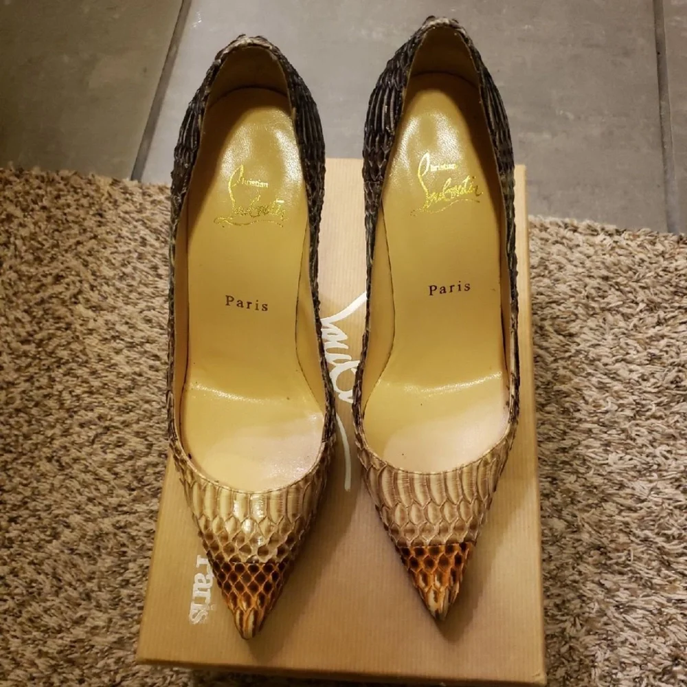 Christian Louboutin / Decollete Snake Décolleté 100 Point Toe Pumps 37 - Picture 4 of 9